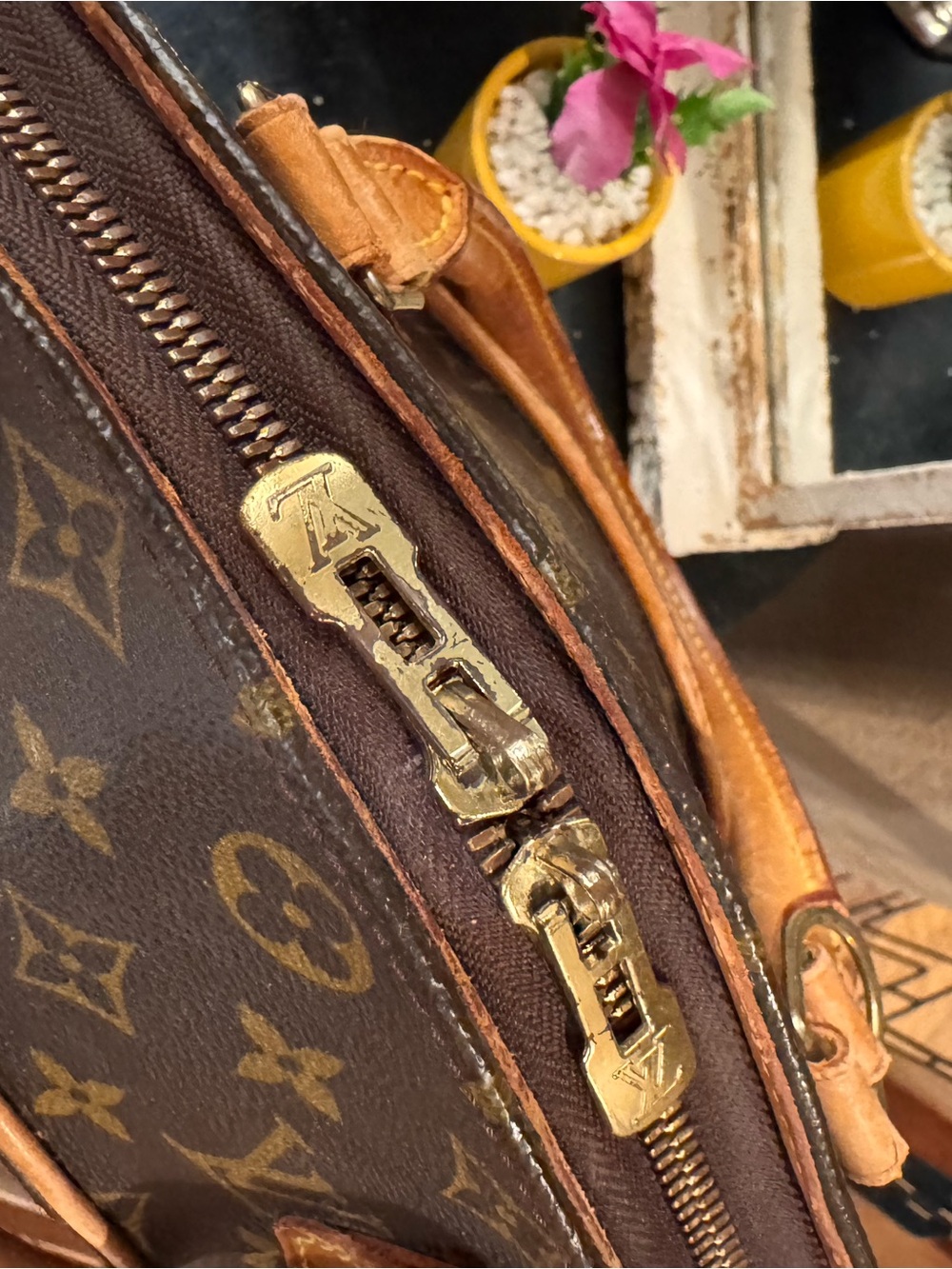 Elegant monogram MM Louis Vuitton Ellipse - Picture 6 of 10